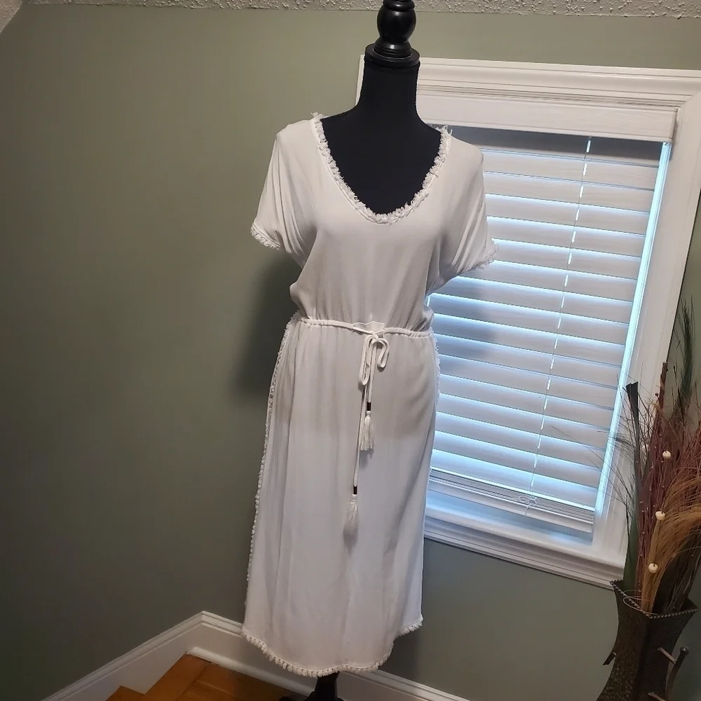 Blue Island White Beach/Poolside Coverup Size Medium, Soft, Comfy